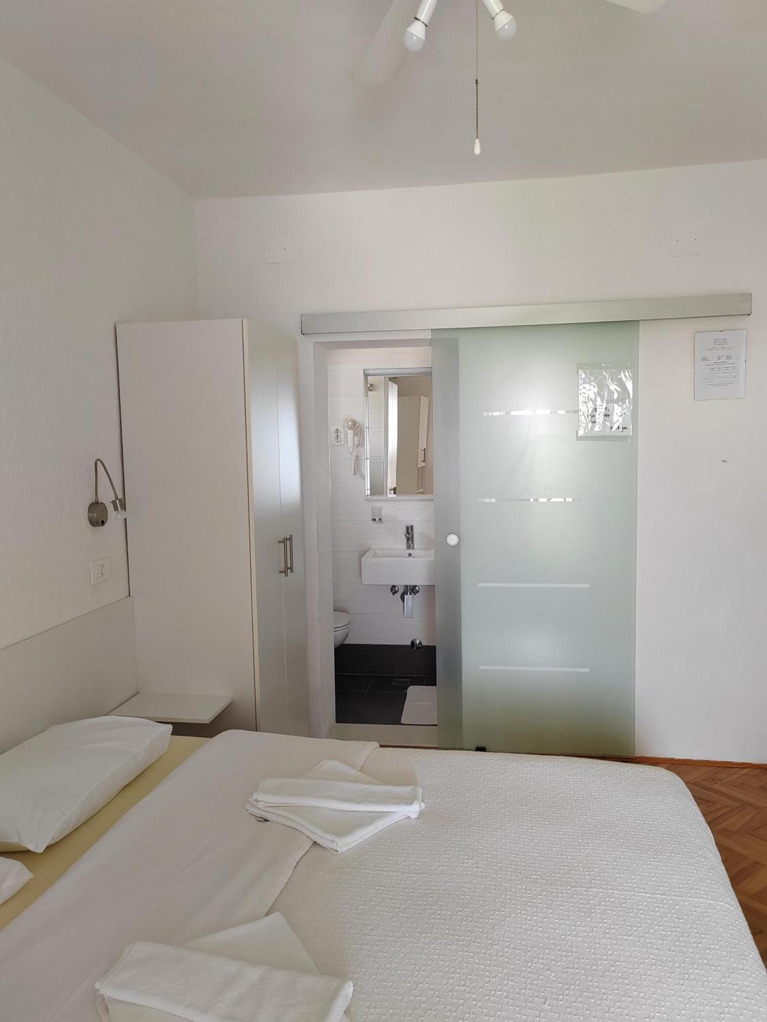 Hotel Plaza 2 Sveti Juraj Esterno foto